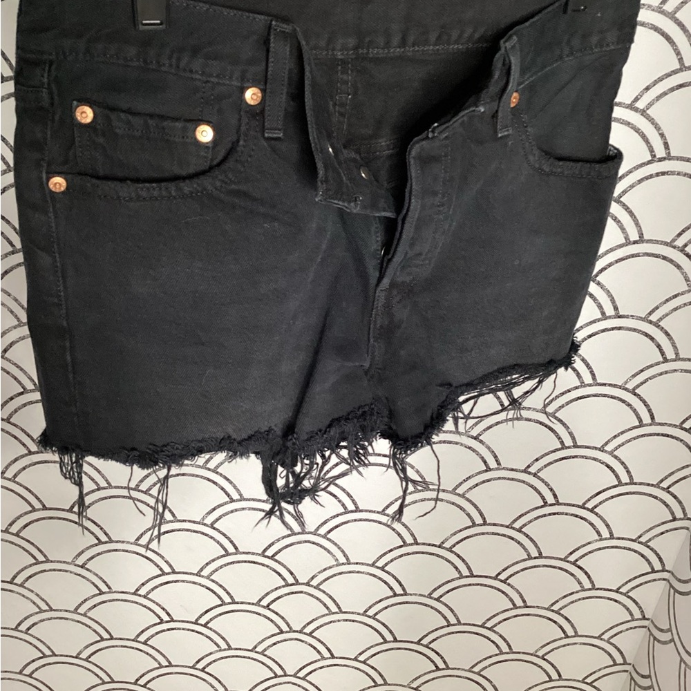 Levi’s 501 Black Distressed Denim Shorts – Size 34 Waist